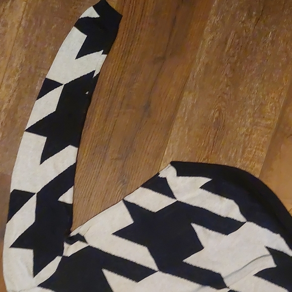 Sweater - Picture 5 of 7